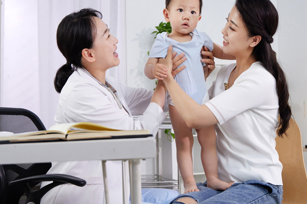 备孕艰辛吃中药引发呕吐，早做泰国第三代试管婴儿明智选择吗？